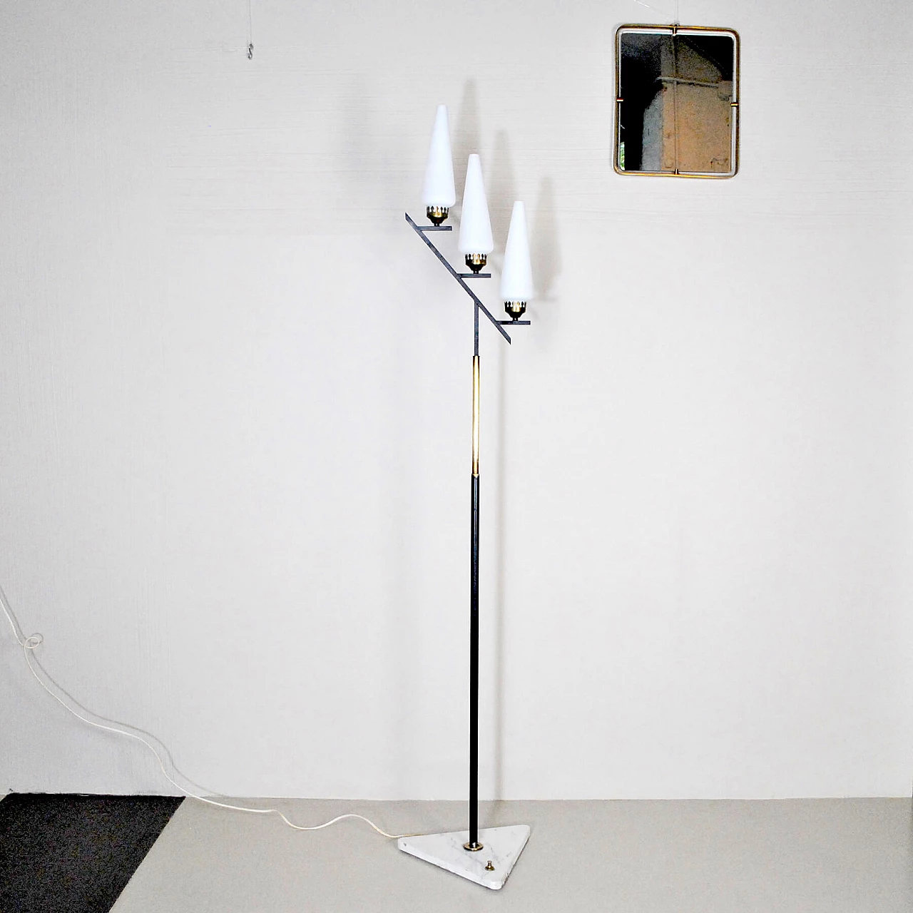 Floor lamp in opaline glass, brass and marble by Stilnovo, 50s 1208657