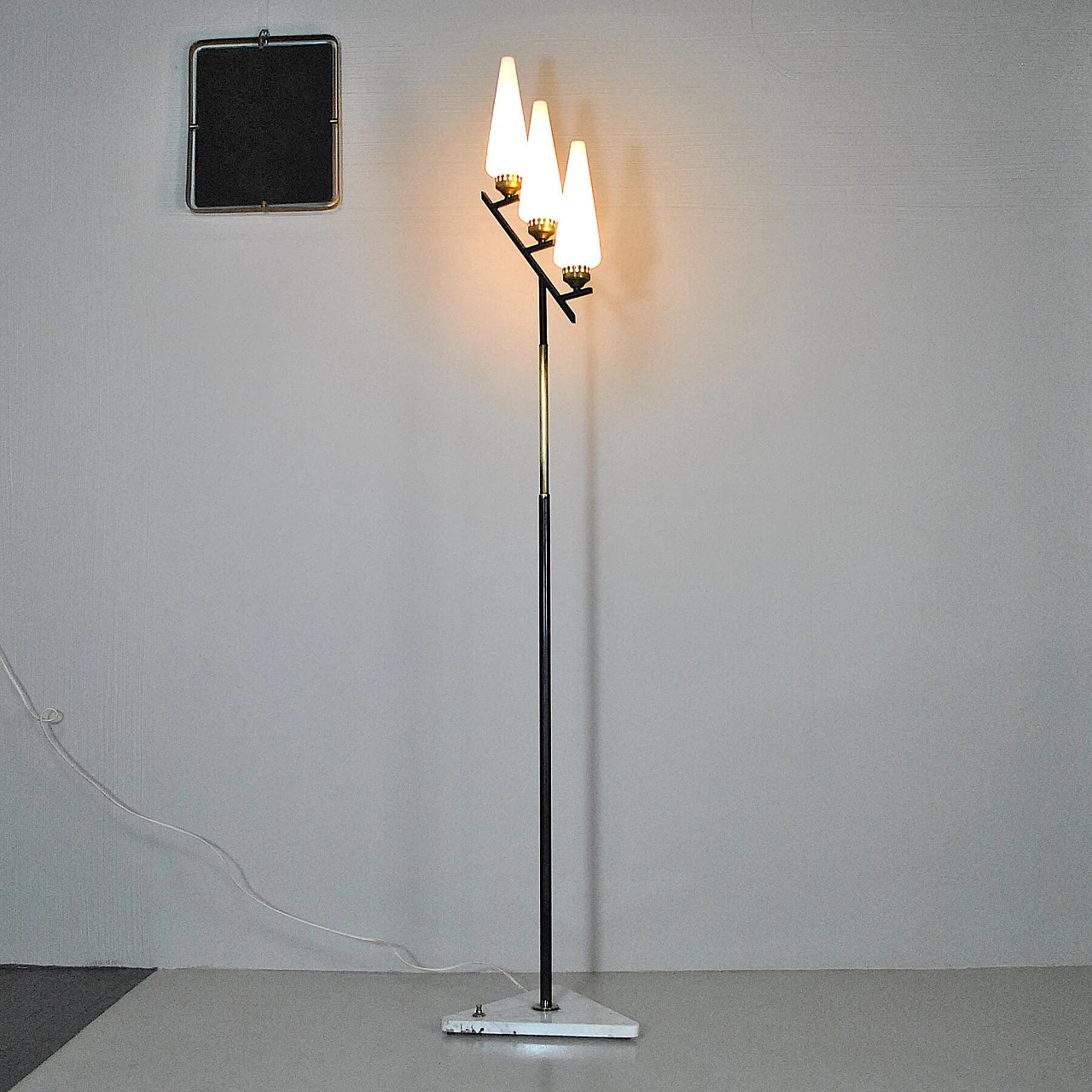 Floor lamp in opaline glass, brass and marble by Stilnovo, 50s 1208665