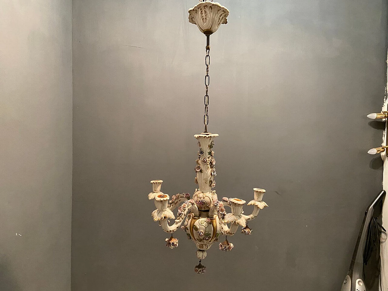 Chandelier in Capodimonte porcelain, 50s 1209744