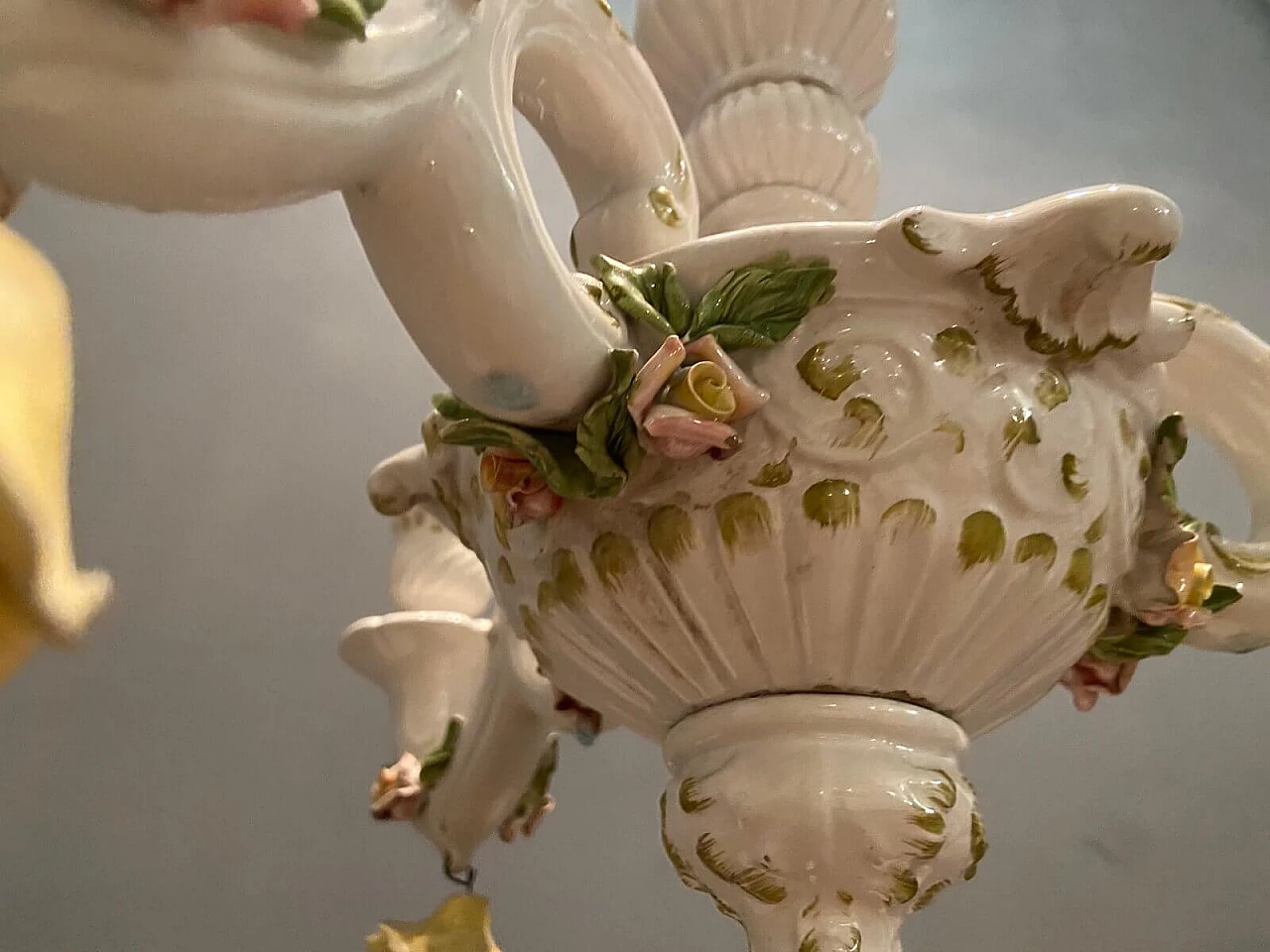 Chandelier in porcelain, 60s 1209829