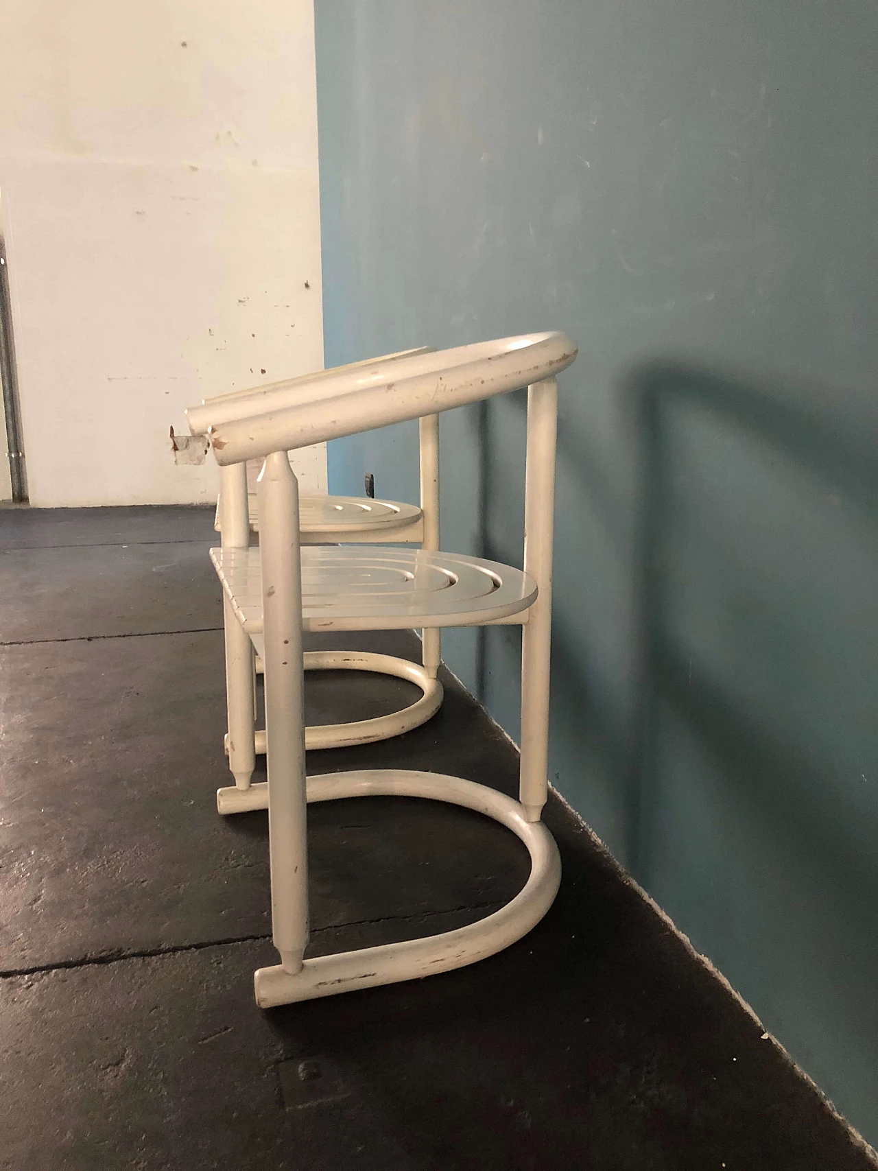 Coppia di sedie in legno bianche, anni '60 1210118