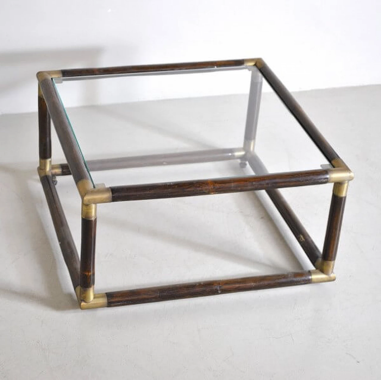 Tavolino quadrato in bambù e ottone con ripiano in vetro, anni '60 1210339