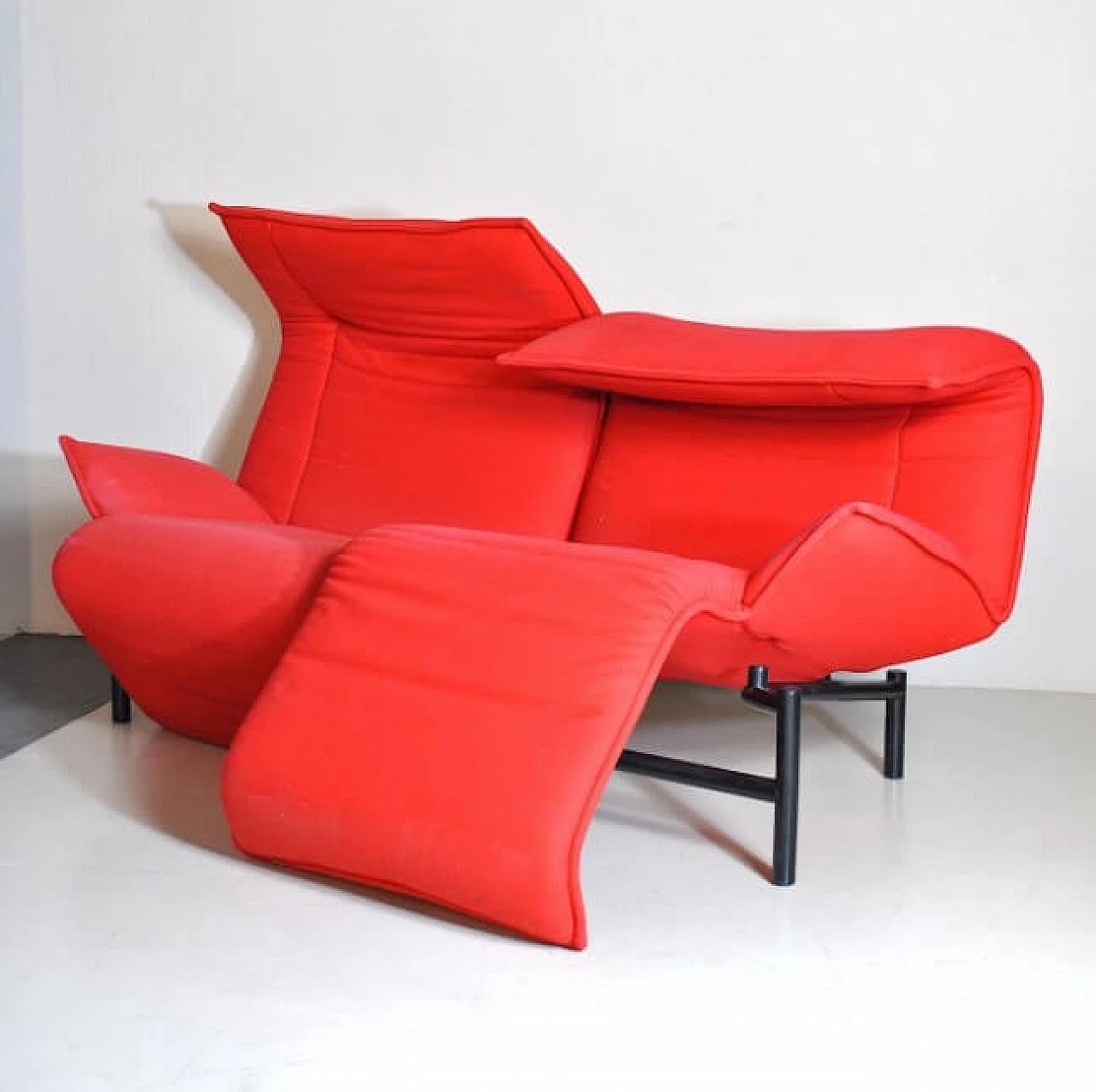 Two-seater fabric sofa by Vico Magistretti for Cassina, 80s 1210428