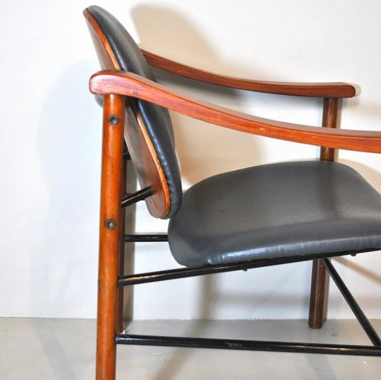 Pair of mahogany and black leather armchairs, 1960s 1210588