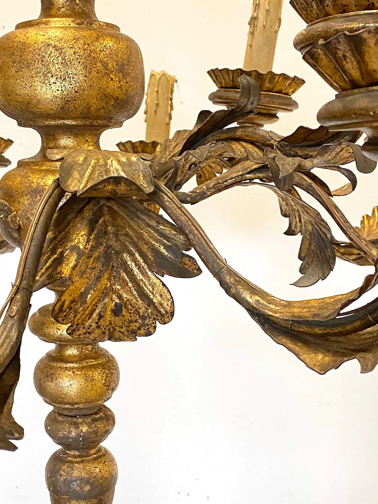 Gilded wood chandelier with 8 lights, 18th century 1210696