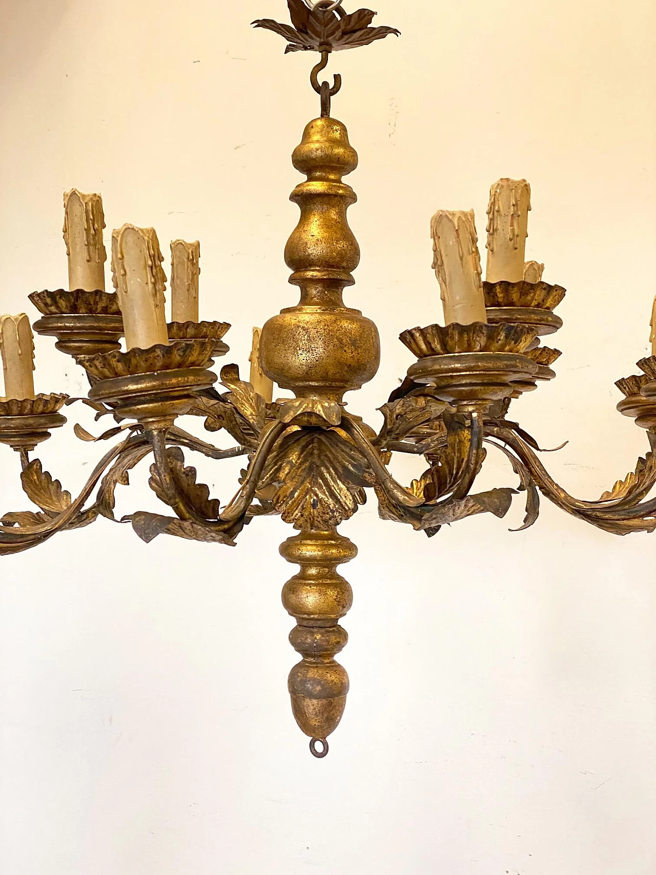 Gilded wood chandelier with 8 lights, 18th century 1210697