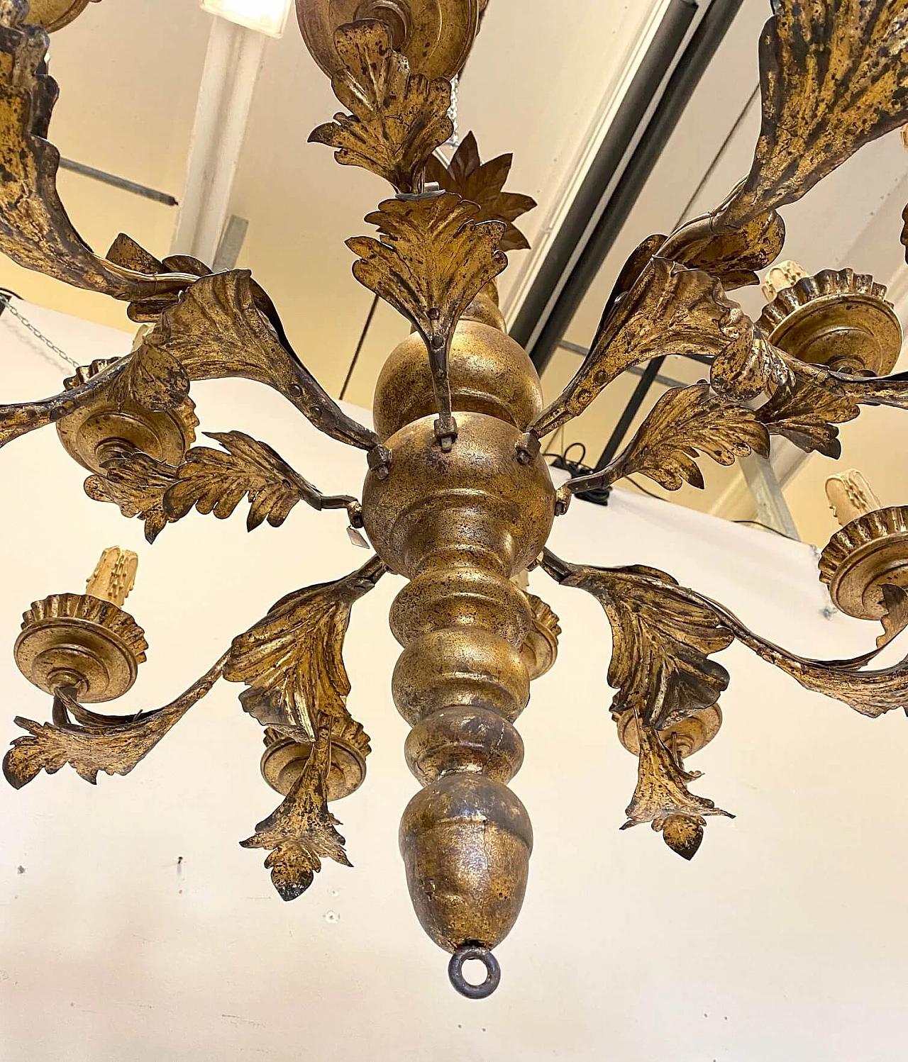 Gilded wood chandelier with 8 lights, 18th century 1210699