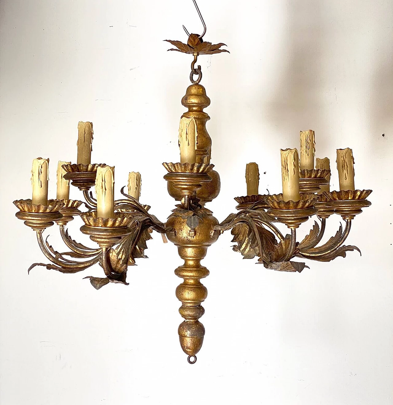 Gilded wood chandelier with 8 lights, 18th century 1210712