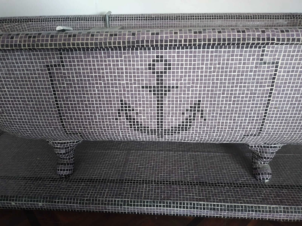 Vasca da bagno in ghisa ricoperta con mosaico, anni '50 1210731