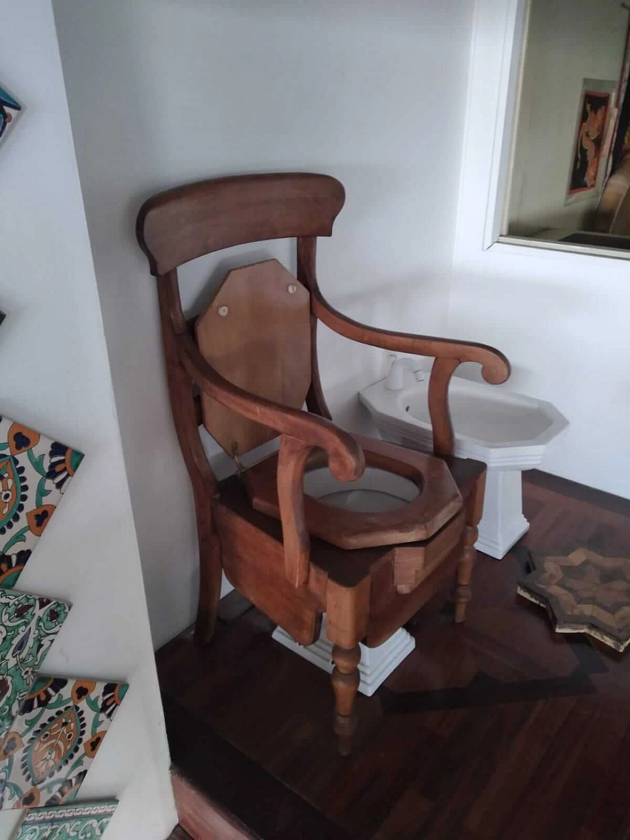 Wooden armchair, with built-in toilet 1210732
