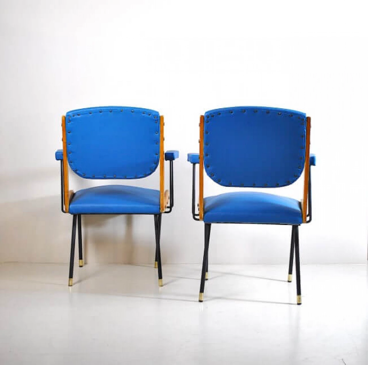 Pair of armchairs in Carlo De Carli style in wood and vinyl, 50s 1211858