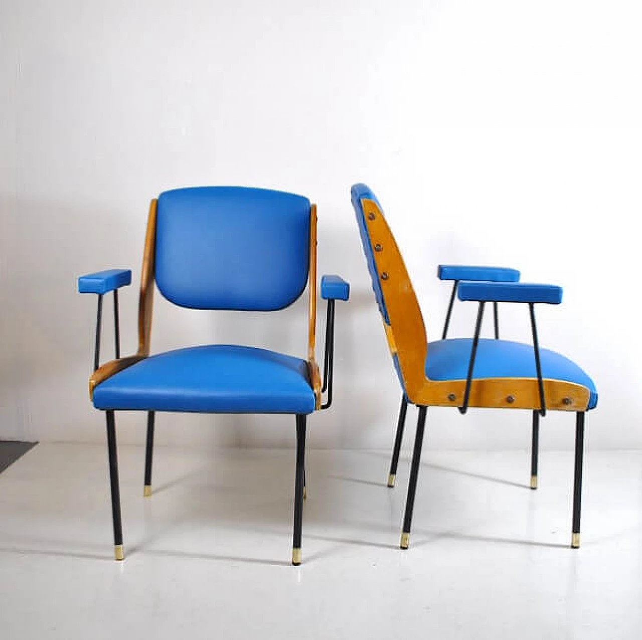 Pair of armchairs in Carlo De Carli style in wood and vinyl, 50s 1211862