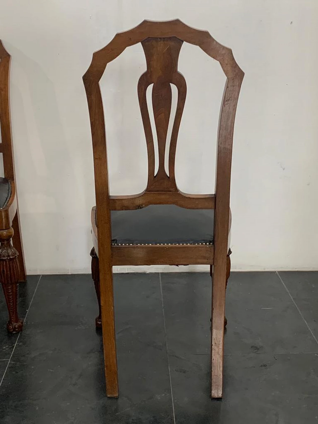 6 dining chairs in carved walnut Art Deco, 30s 1212005