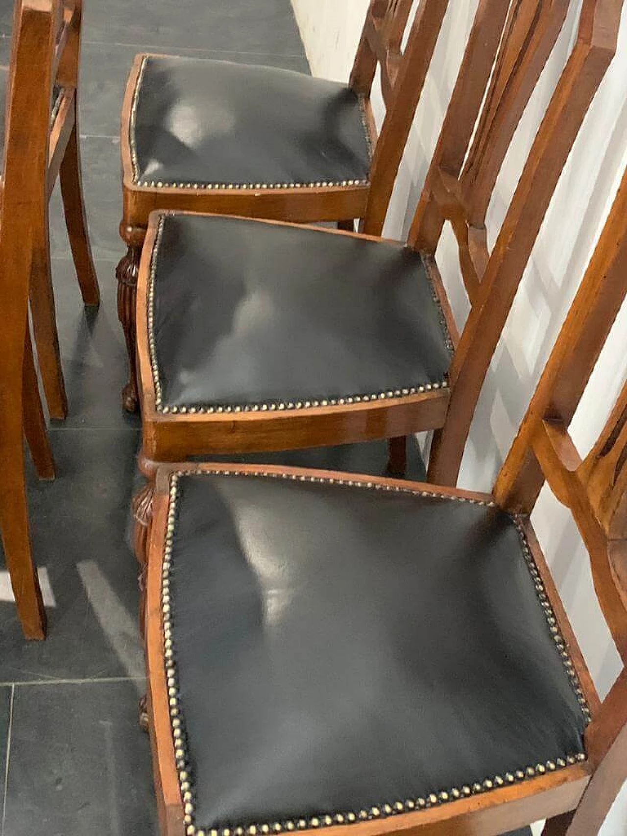 6 dining chairs in carved walnut Art Deco, 30s 1212018