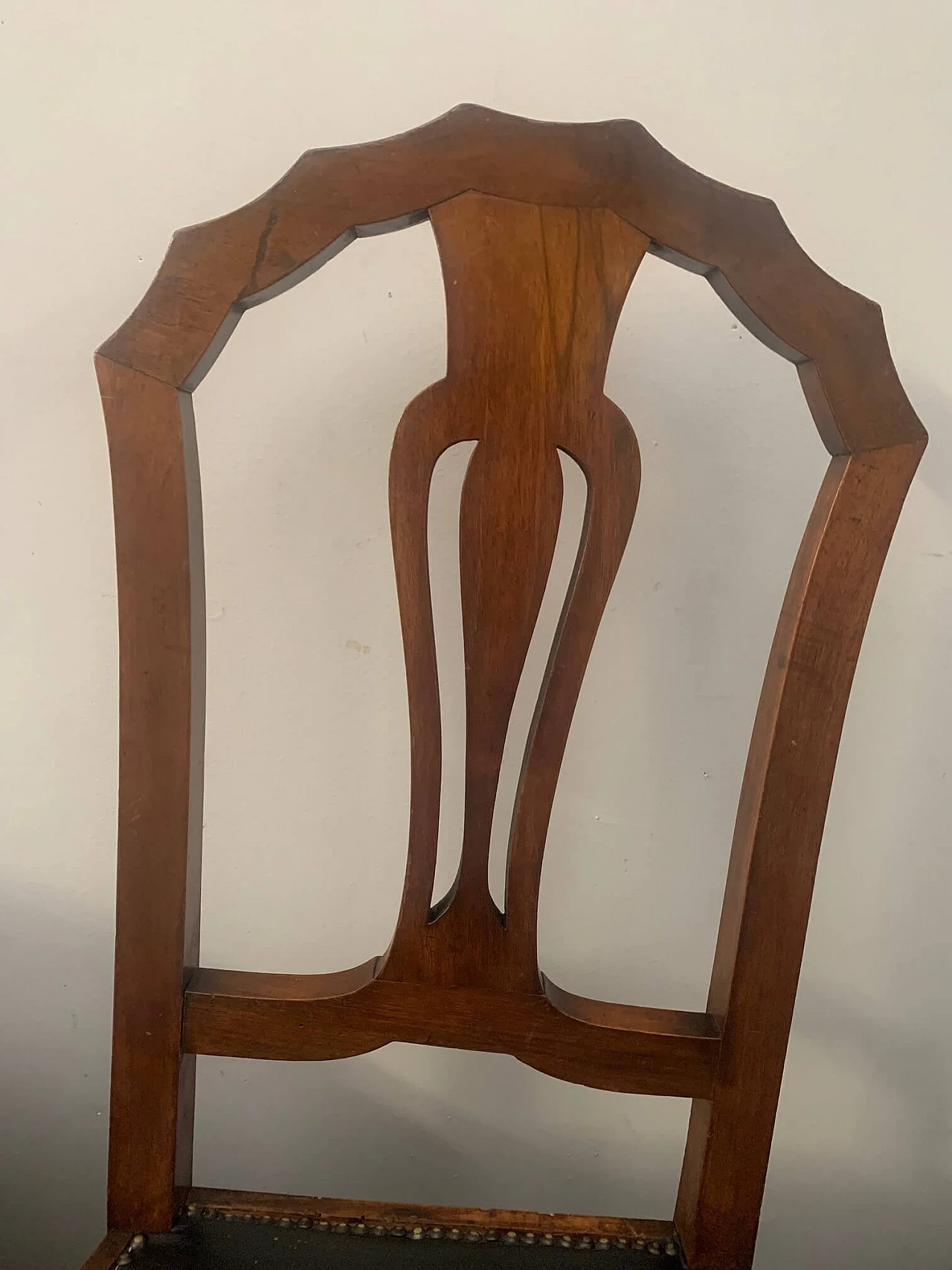 6 dining chairs in carved walnut Art Deco, 30s 1212031