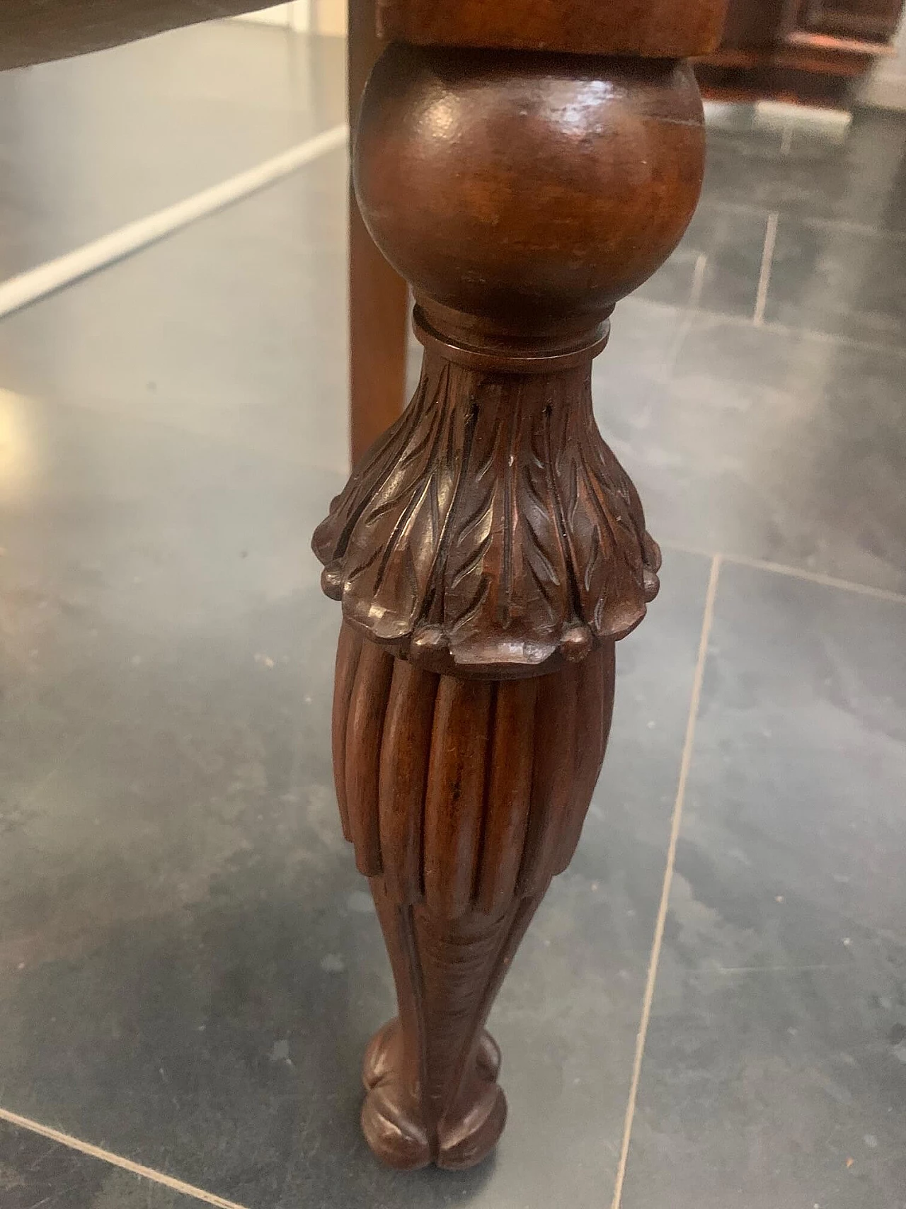 6 dining chairs in carved walnut Art Deco, 30s 1212032