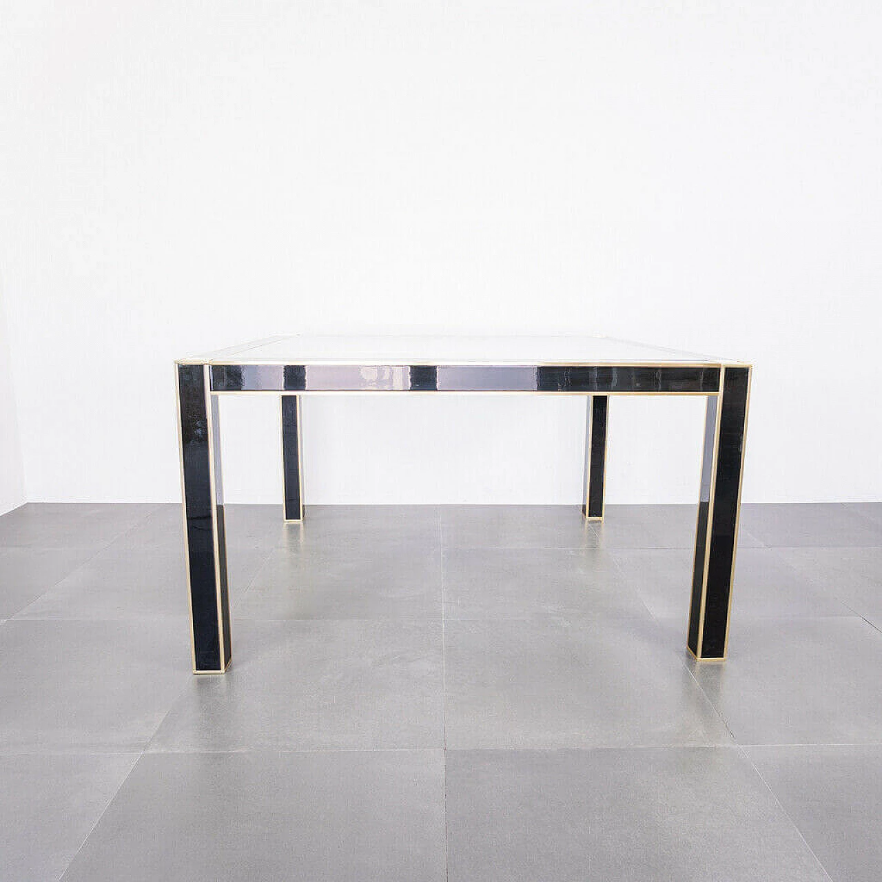 Pierre Cardin style lacquered dining table, 80s 1212467