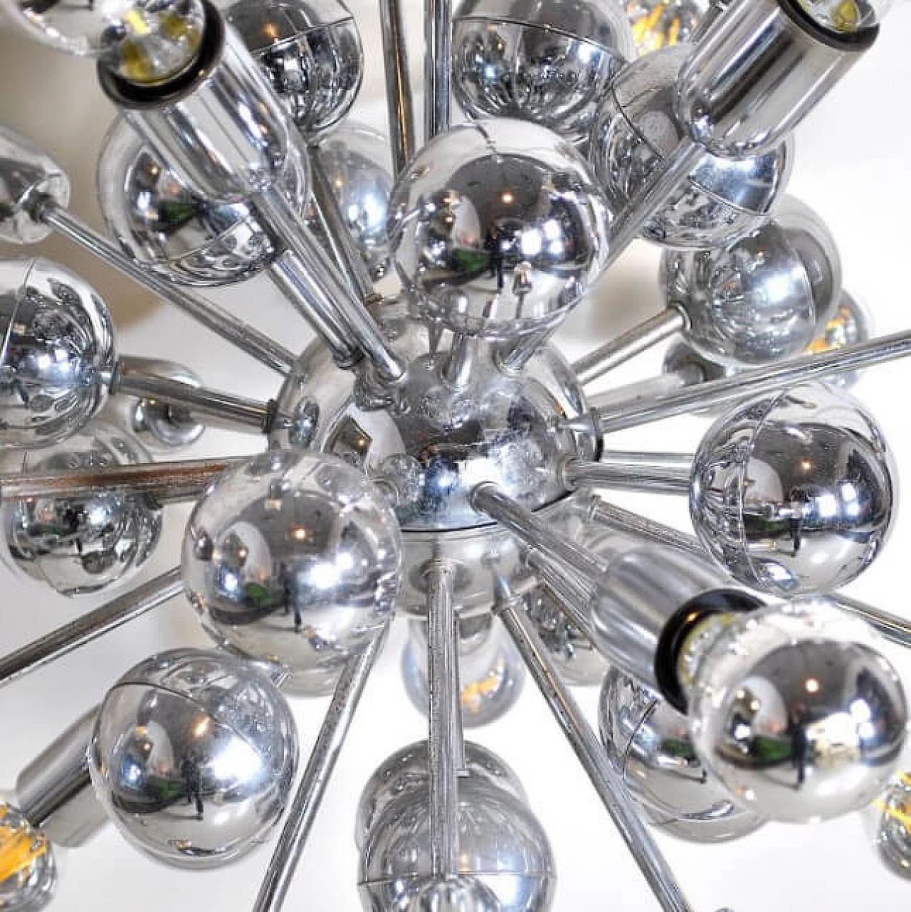 Lampadario Sputnik in acciaio cromato di Reggiani, anni '60 1212556