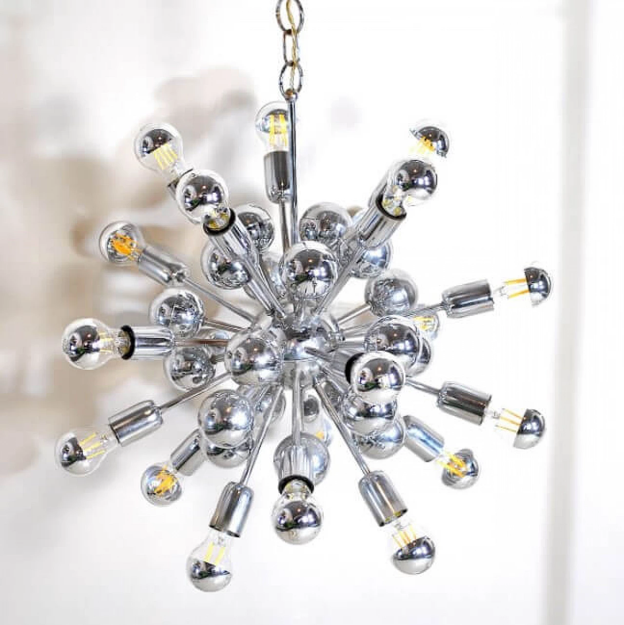 Lampadario Sputnik in acciaio cromato di Reggiani, anni '60 1212558
