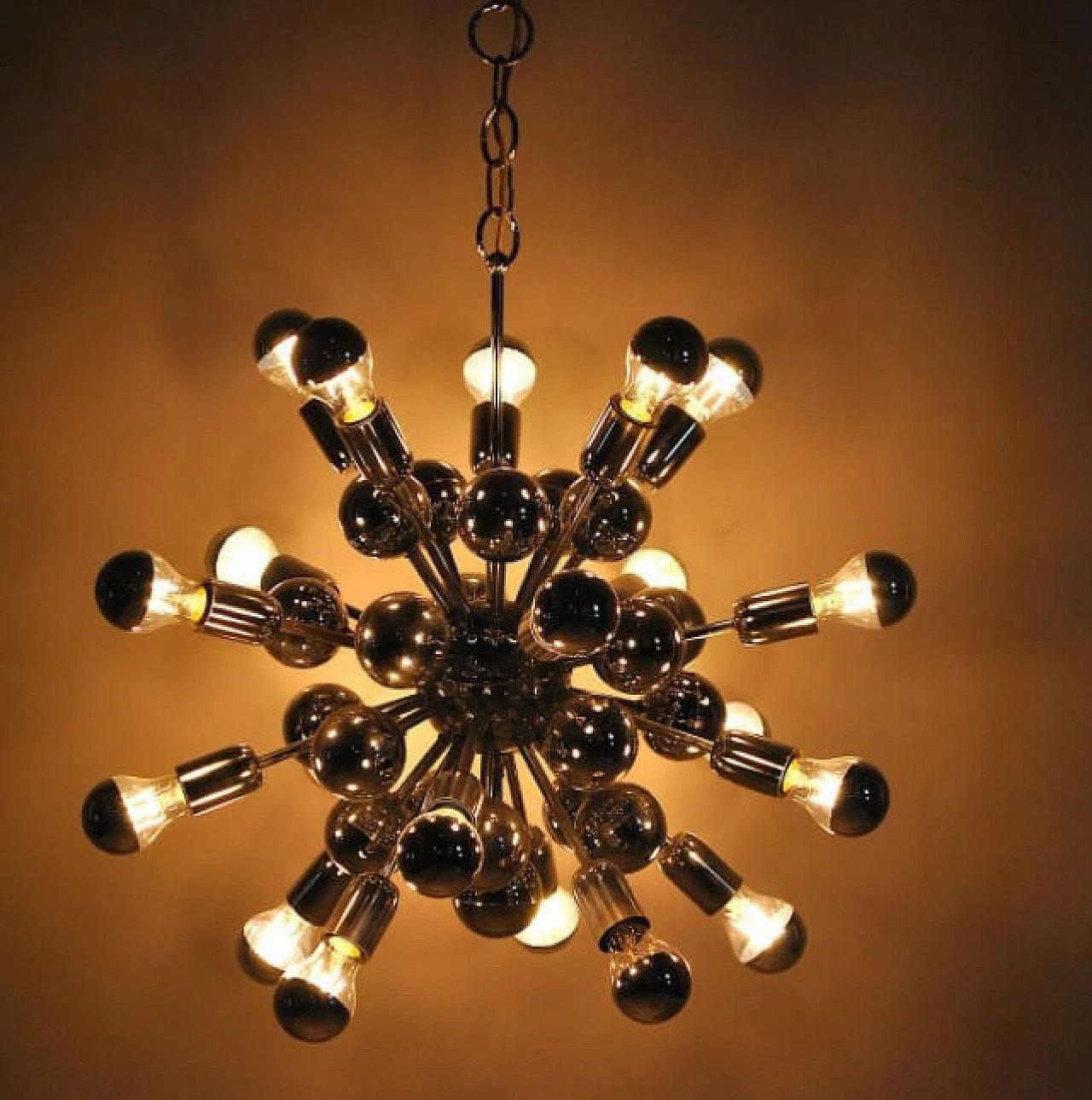 Lampadario Sputnik in acciaio cromato di Reggiani, anni '60 1212560