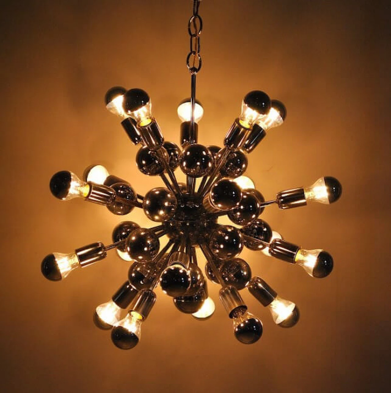 Lampadario Sputnik in acciaio cromato di Reggiani, anni '60 1212561