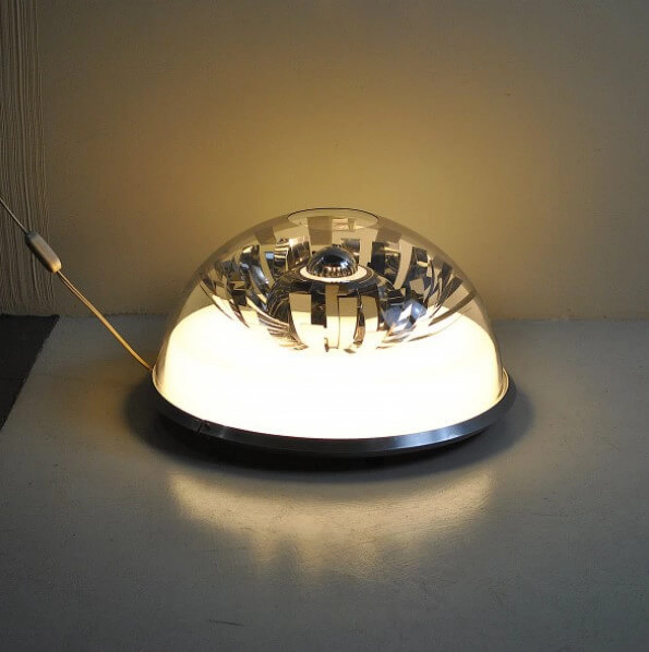 Space Age floor lamp in plexiglas and steel, 70s 1213075