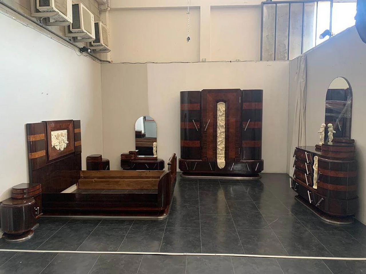 Art Deco bed in walnut and rosewood with carved headboard, 1920s 1213381