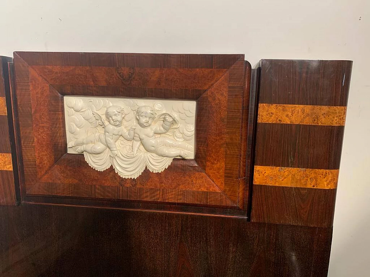 Bed and bedside tables in rosewood, walnut and carved cherubs, 20s 1213448