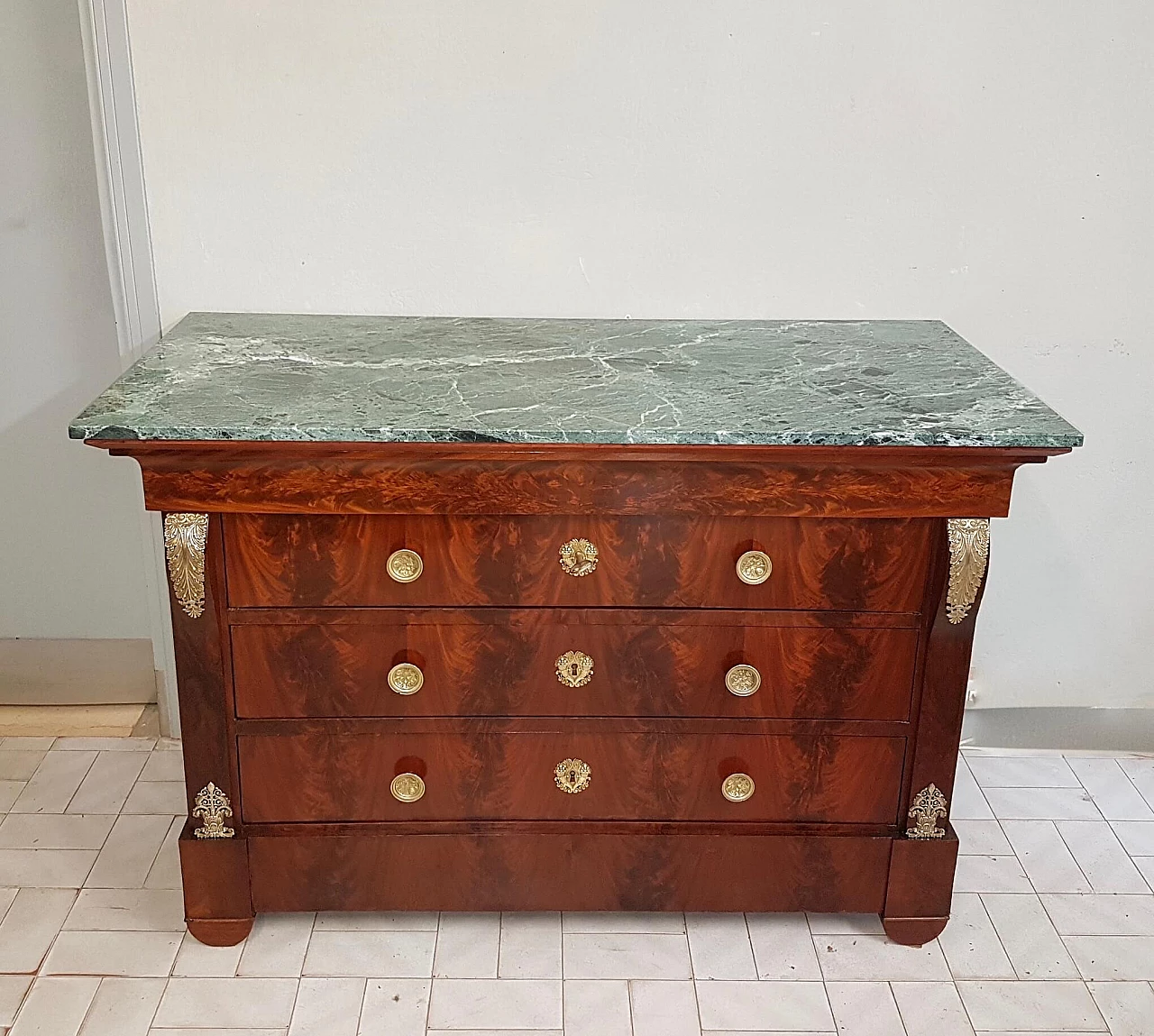 Empire chest of drawers in flamed mahogany and bronze Charles X, 1830 1213795