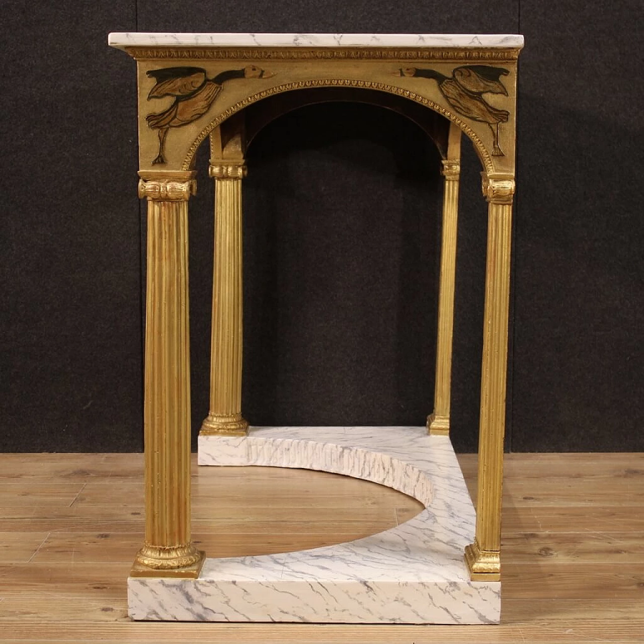 Grande console laccata e dorata con piano finto marmo 1214205