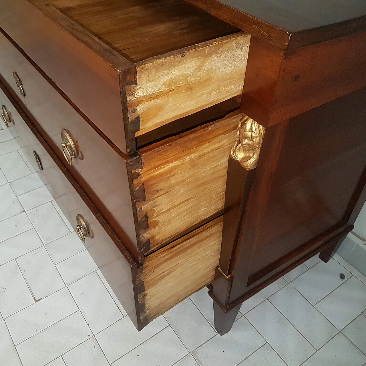 Empire walnut chest of drawers, early 19th century 1214553