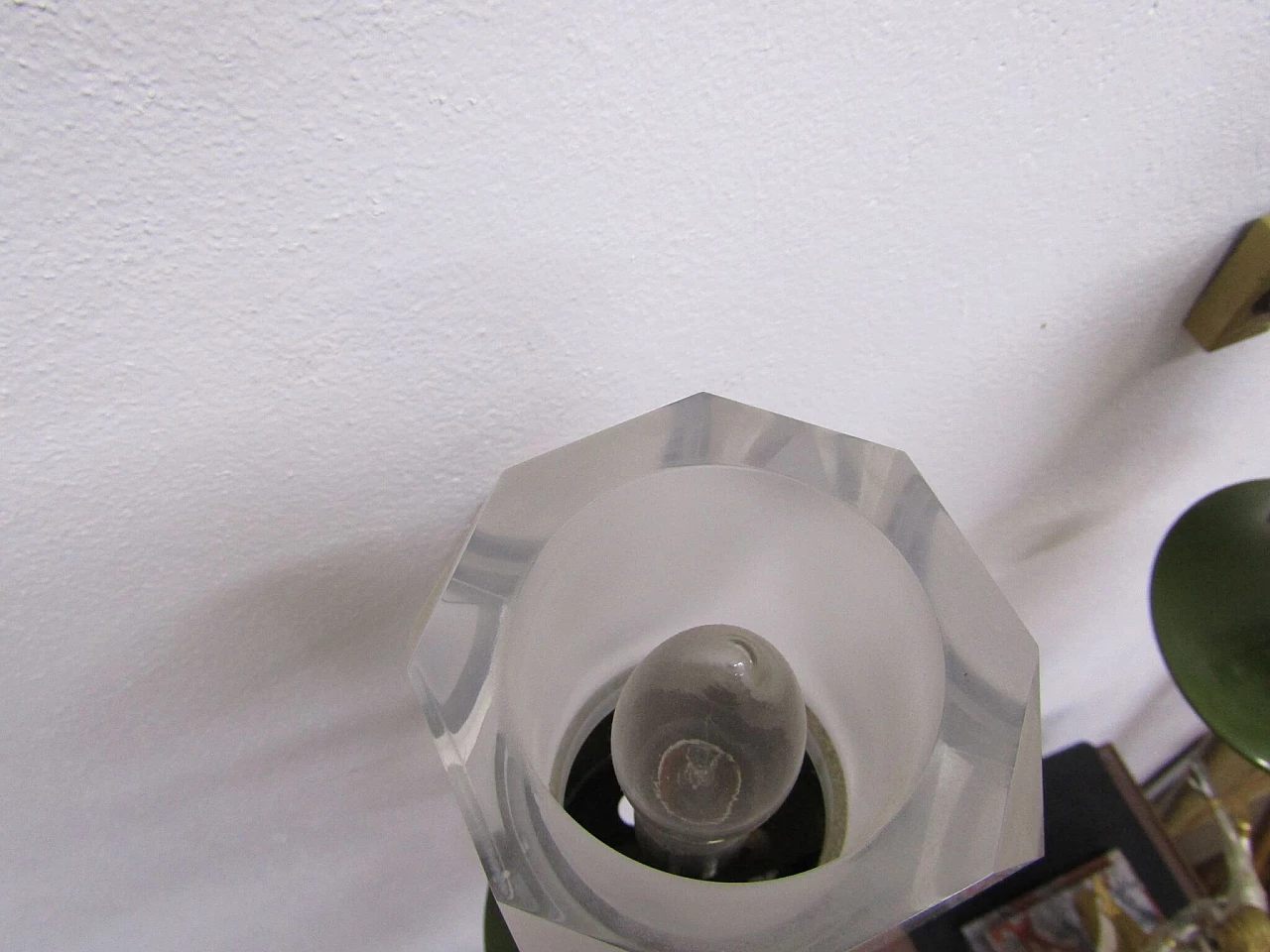 Coppia di applique in metallo smaltato e plexiglass, anni '70 1214992