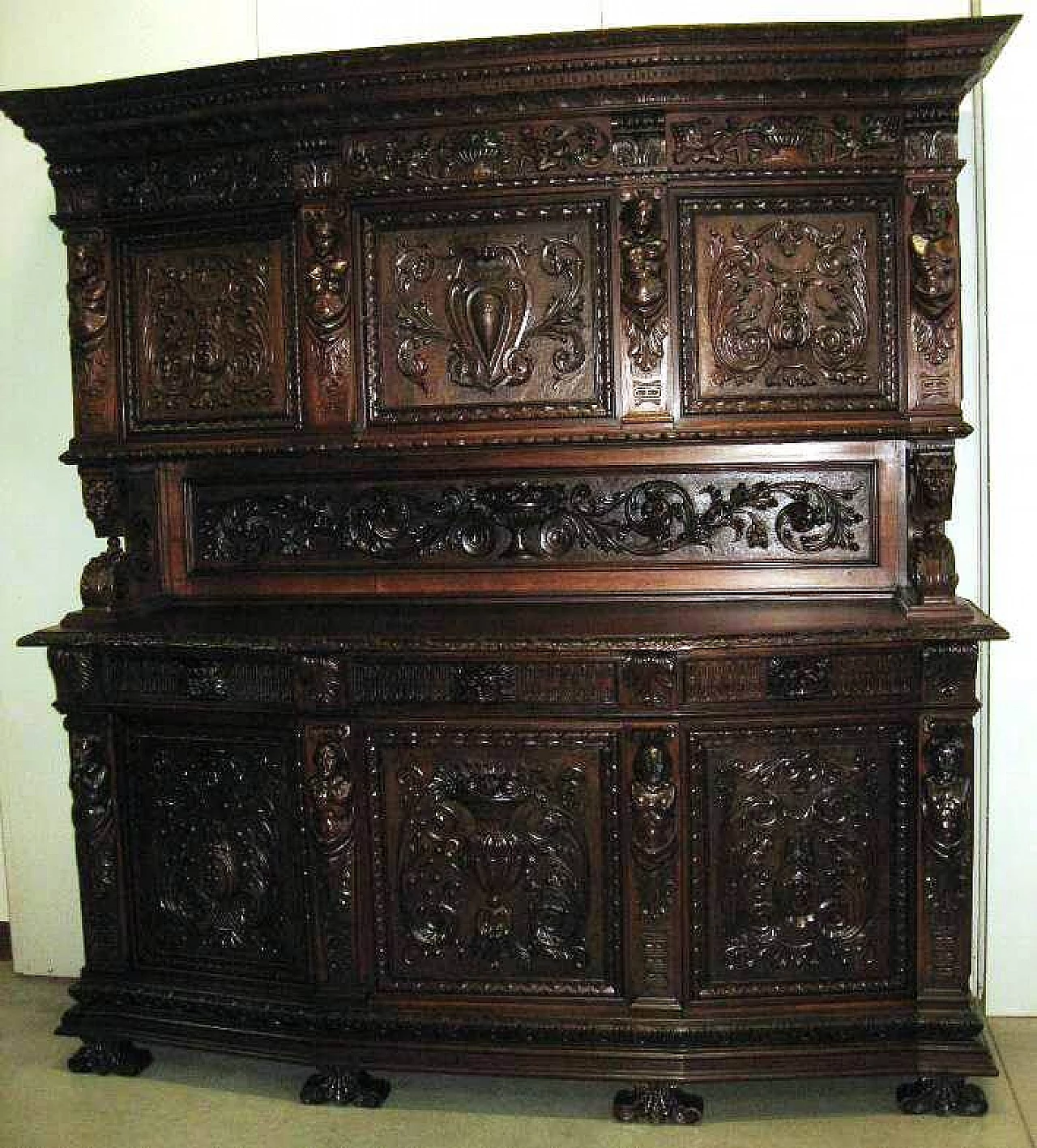 Walnut sideboard Renaissance style, early '900 1215521