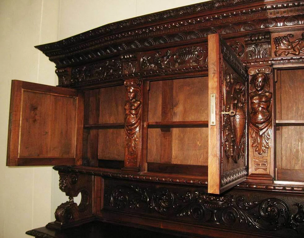 Walnut sideboard Renaissance style, early '900 1215523