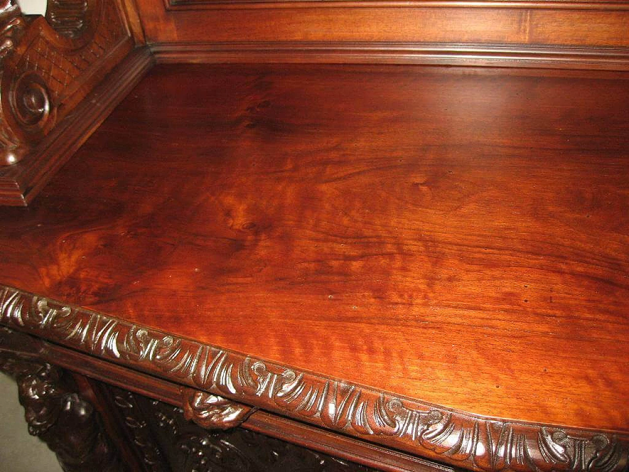 Walnut sideboard Renaissance style, early '900 1215525