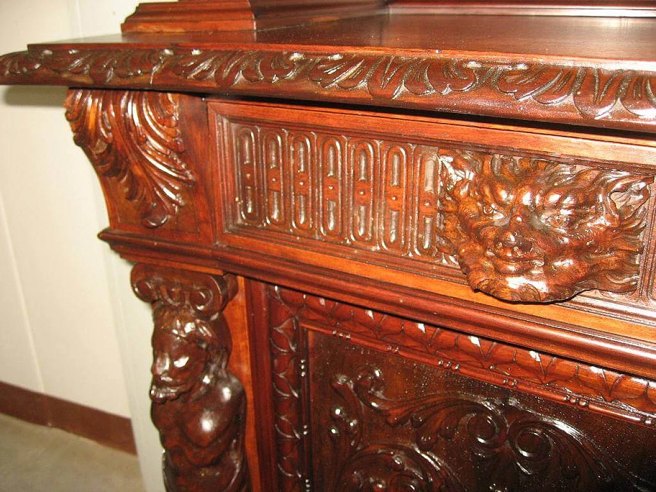 Walnut sideboard Renaissance style, early '900 1215528