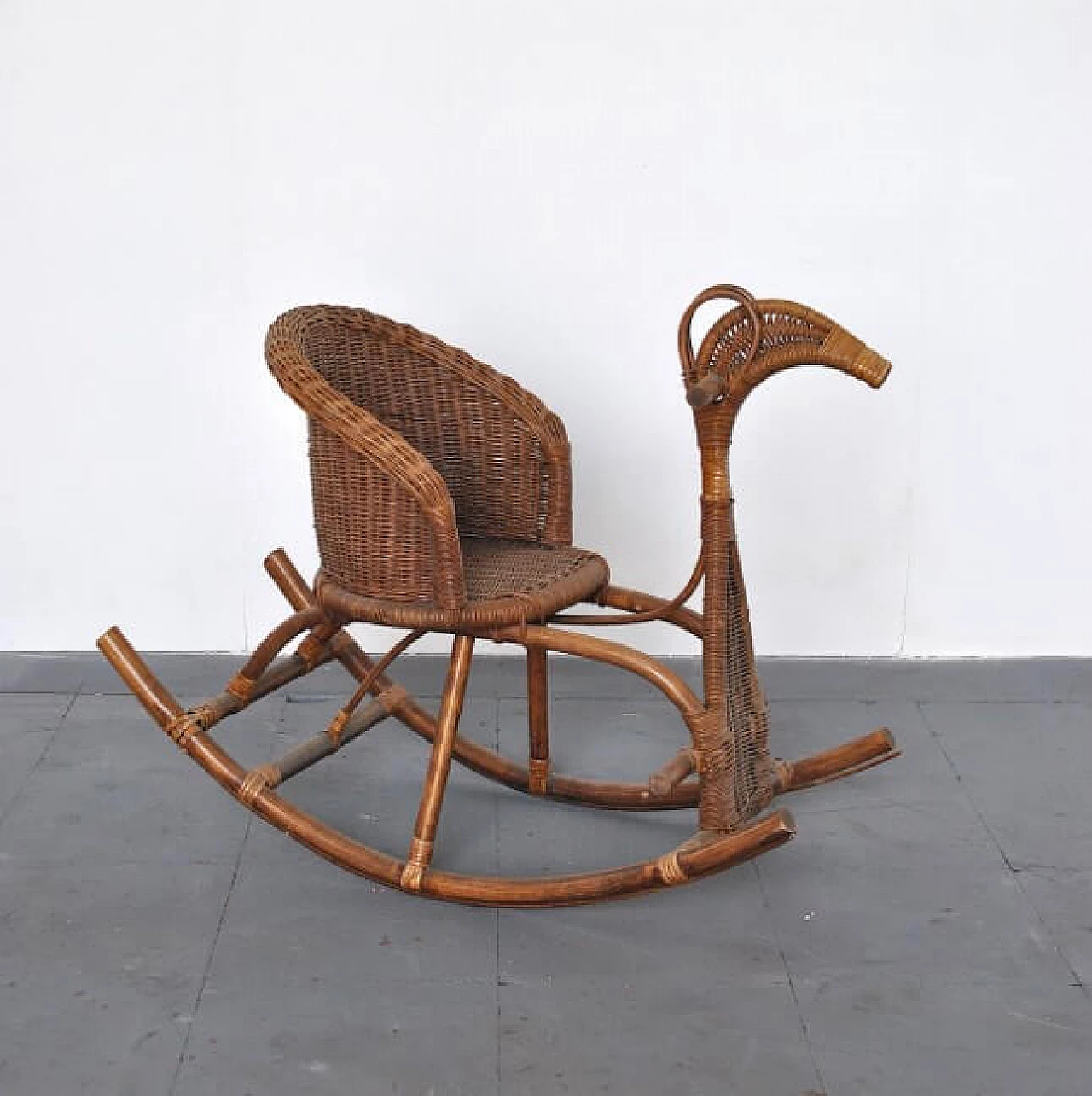 Sedia a dondolo da bambino in rattan, anni '50 1215693