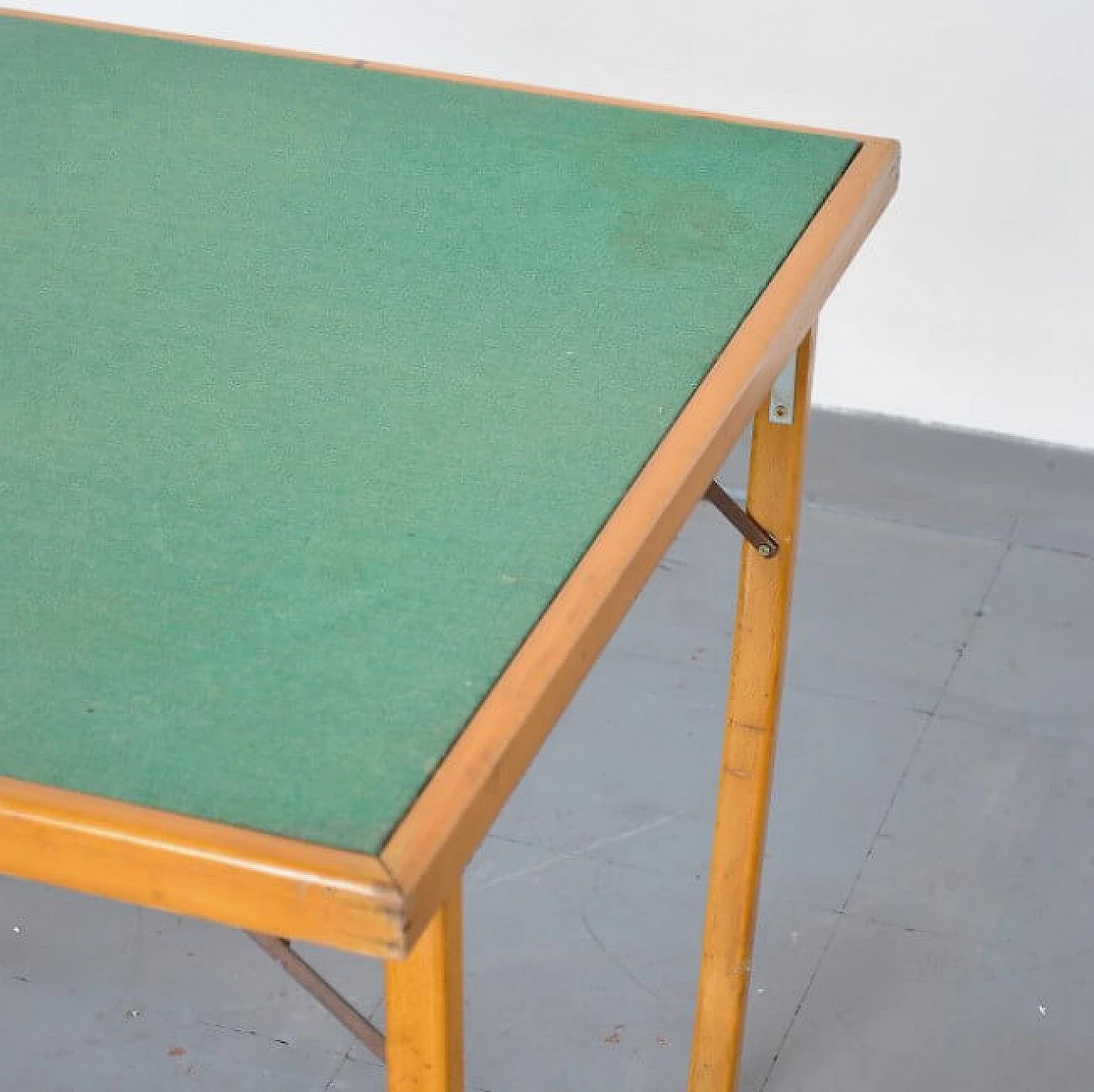 Tavolo da gioco in legno e tessuto, anni '60 1215699