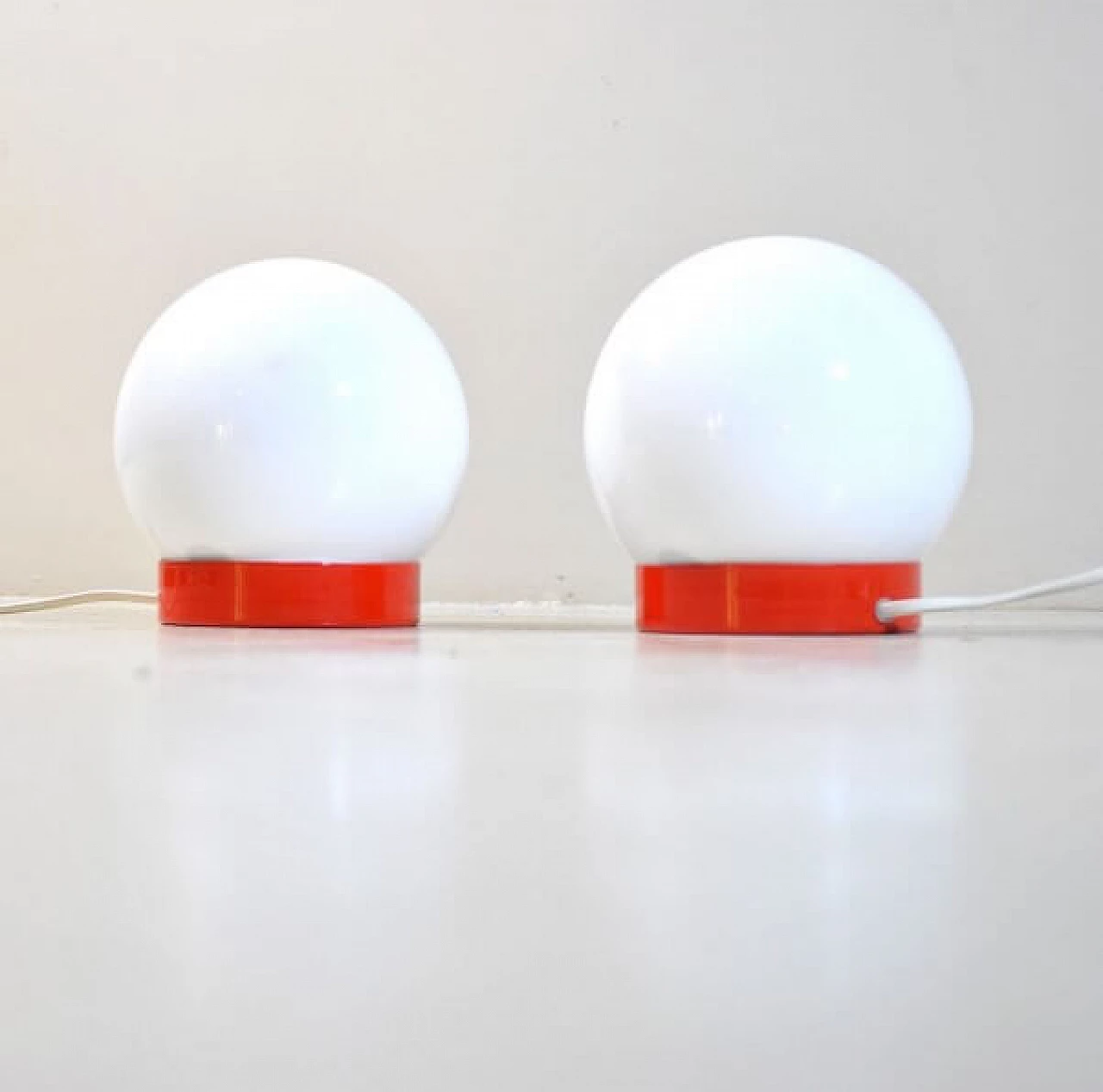 Pair of bedside lamps in metal and opaline glass, 60s 1216254