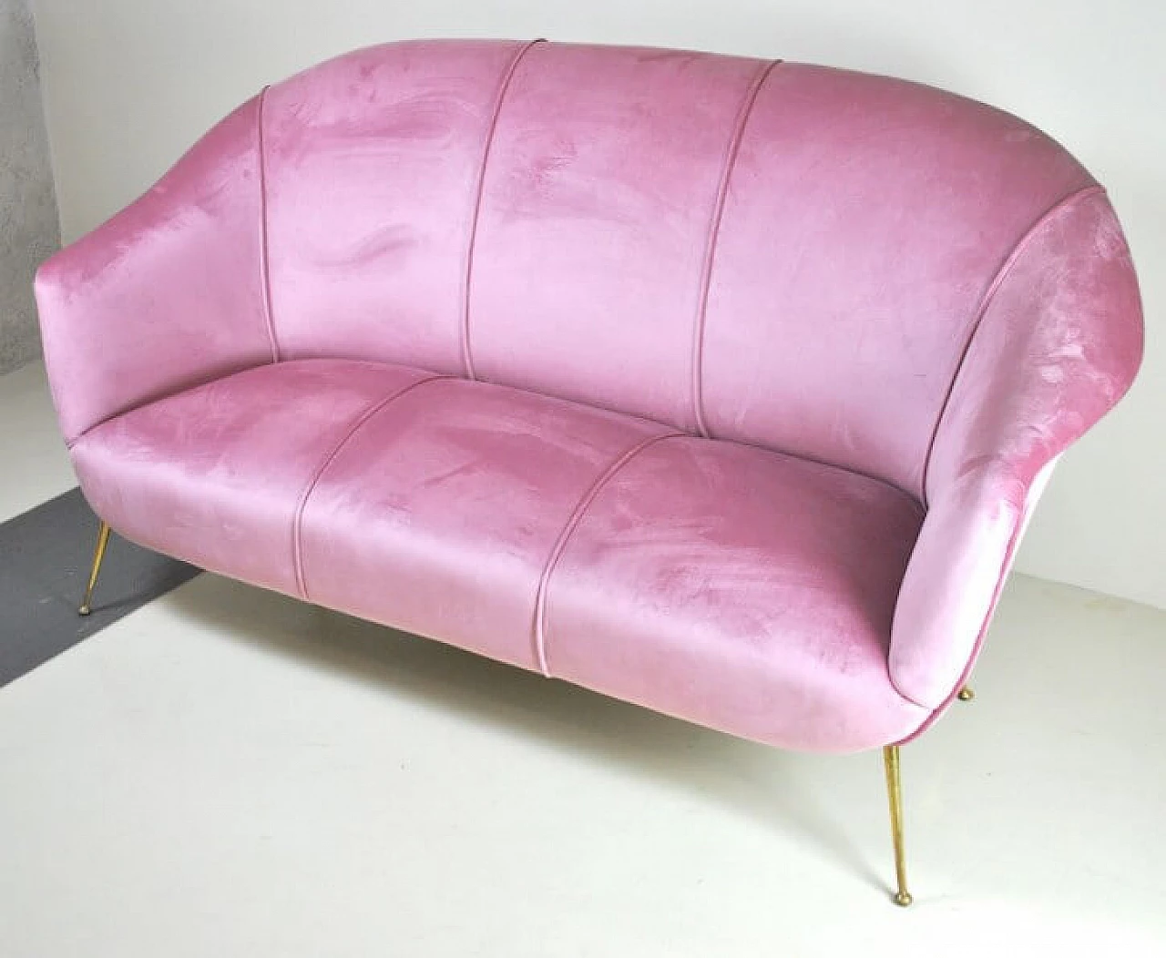 Pink velvet sofa by Guglielmo Veronesi, 1950s 1216699
