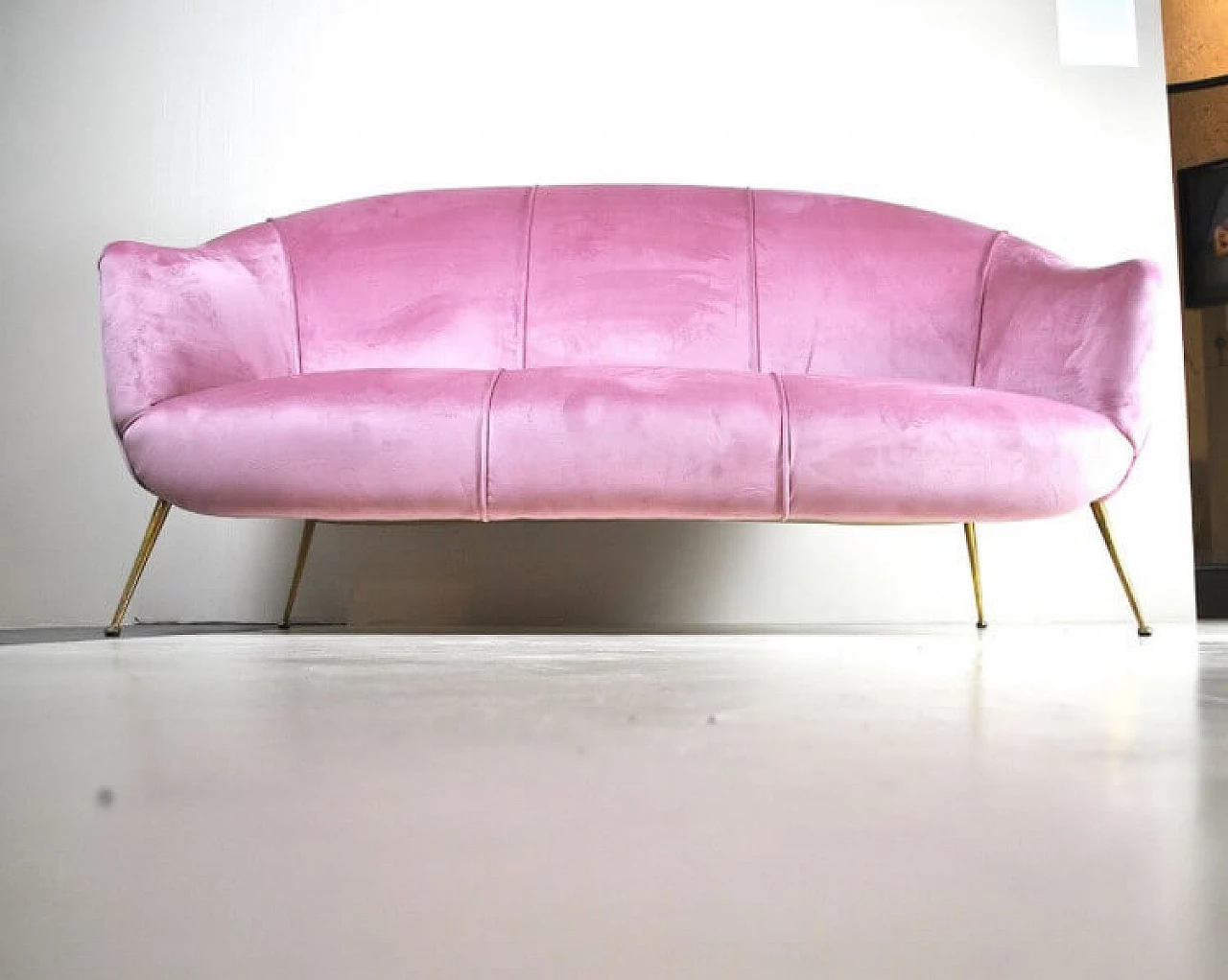 Pink velvet sofa by Guglielmo Veronesi, 1950s 1216705