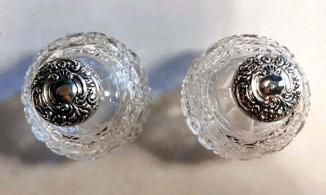 Coppia di flaconi da toilette in stile vittoriano in cristallo molato e argento, anni '10 1216901