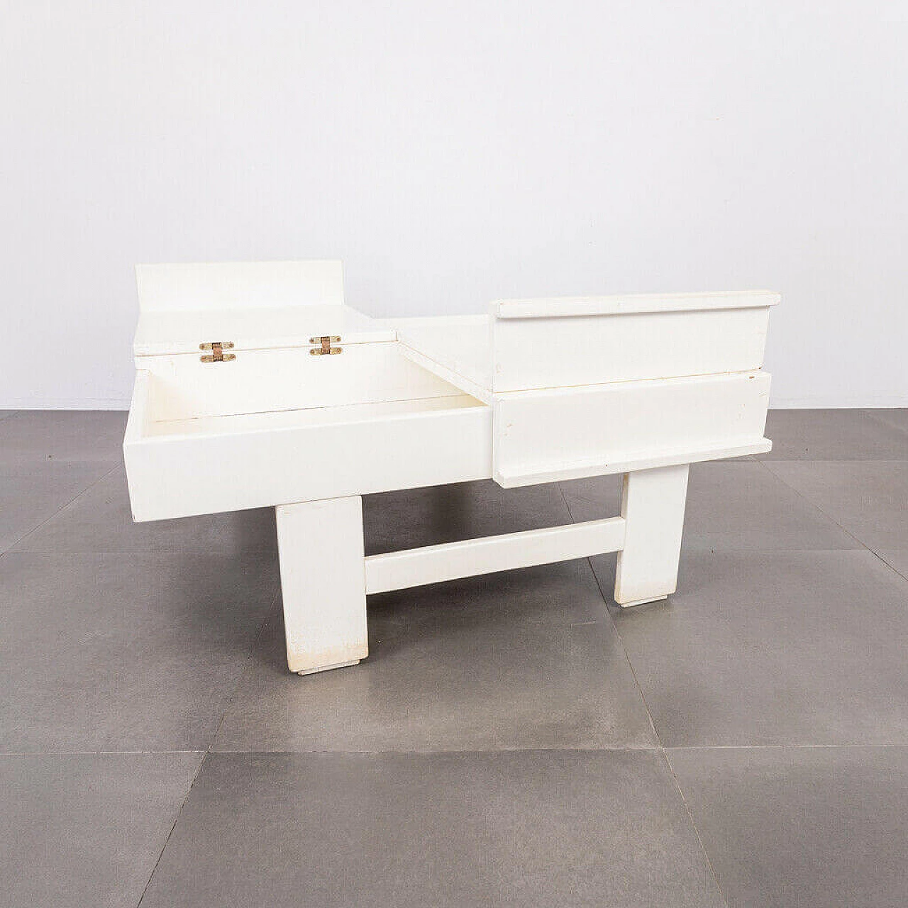 Coffee table in white lacquered wood, 1970s 1217604