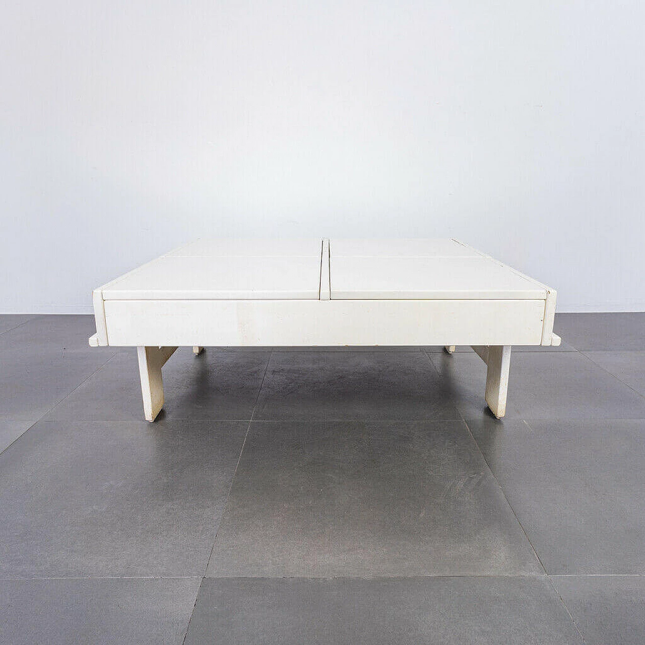 Coffee table in white lacquered wood, 1970s 1217607