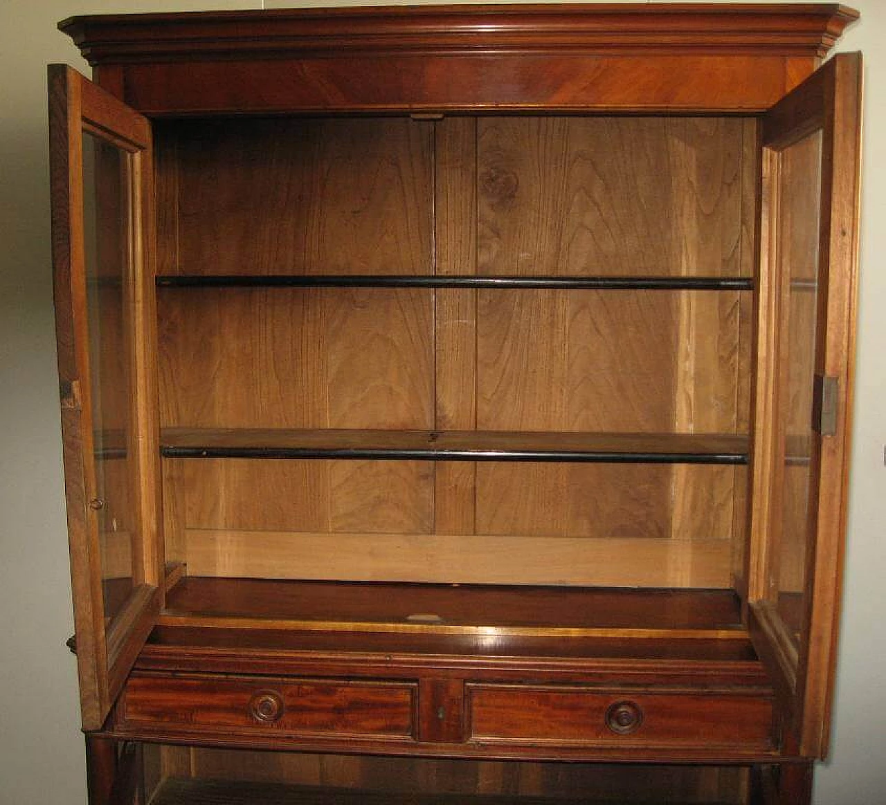 Two-body sideboard in mahogany and glass, 10s 1217690