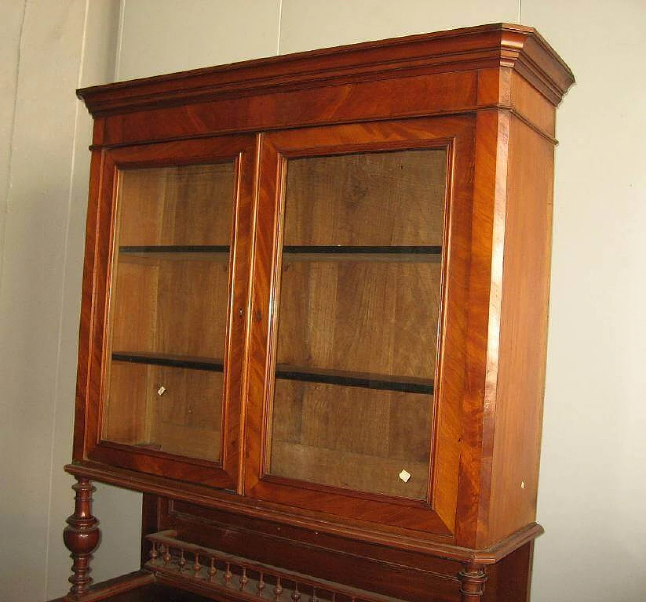 Two-body sideboard in mahogany and glass, 10s 1217692