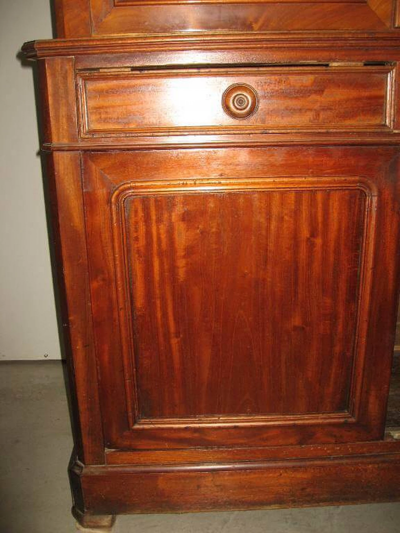 Two-body sideboard in mahogany and glass, 10s 1217694