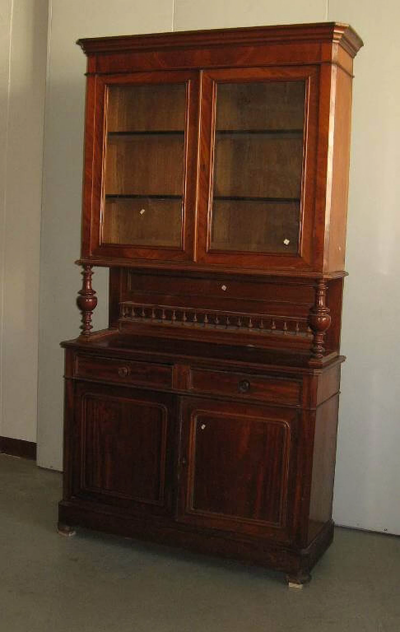 Two-body sideboard in mahogany and glass, 10s 1217696