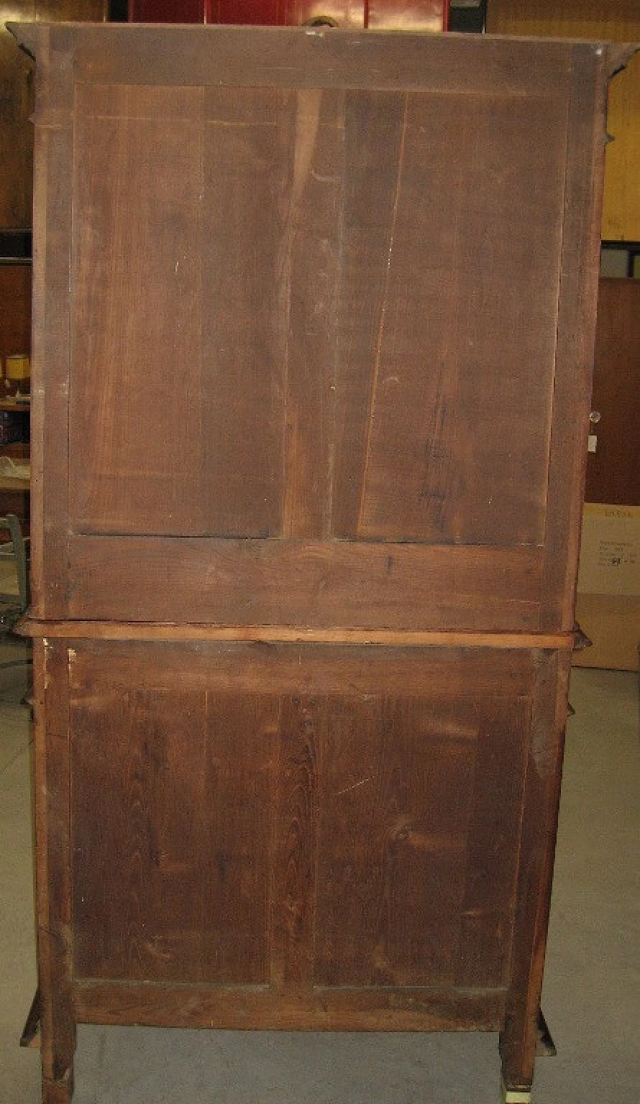 Credenza con alzata a vetri in noce massello, inizio '900 1217700