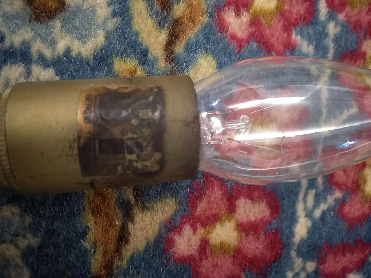 Lampada da tavolo a forma di foglia in ottone  in stile Barbi di Sergio Terzani, anni '60 1217955